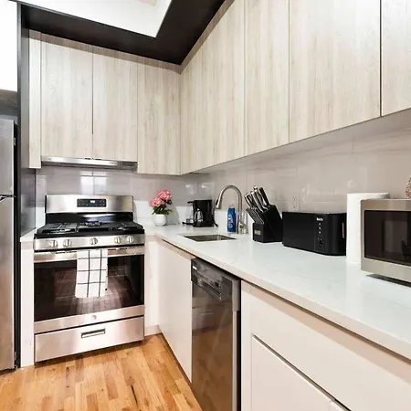 Luxury 3br Duplex W Private Patio In Upper East New York