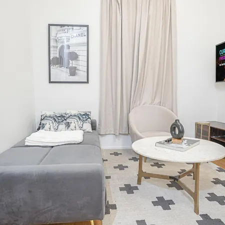 Charming Near Williamsburg In Brooklyn New York