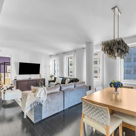 Elegant Midtown Retreat, Views, Steps To Times Square *