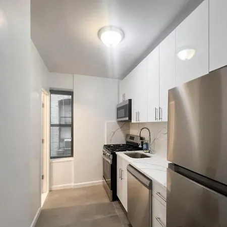 Apartment Midtown West 3 Bedroom Washer Dryer And Dishwasher, June To Aug 90 Days Required *