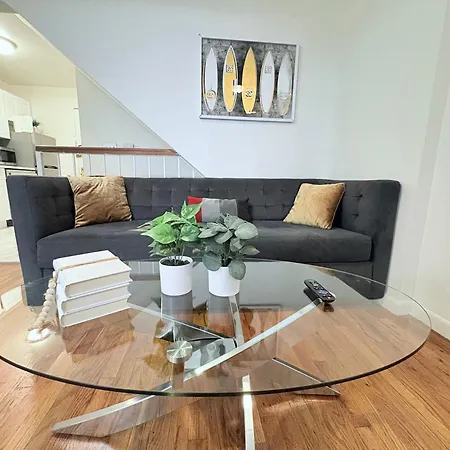 Park Plaza Apartment *