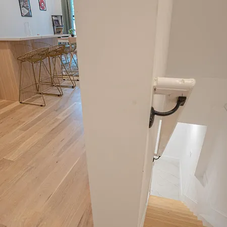 Stylish 2bd Brooklyn Retreat With Backyard & Basement New York