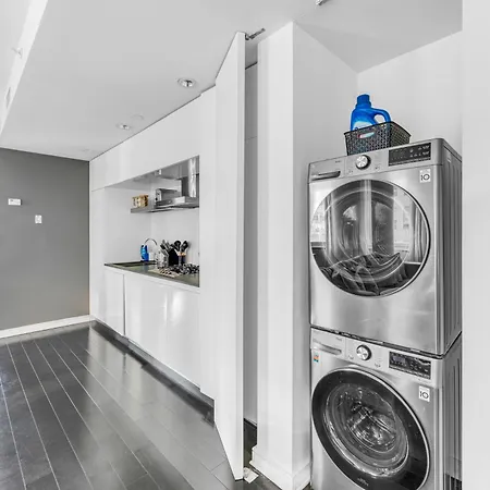 Elegant Midtown Retreat, Views, Steps To Times Square