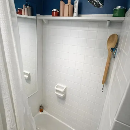 Next To Manhattan 2 Bedrooms - Subway 20 Steps, Manhattan 1 Stop