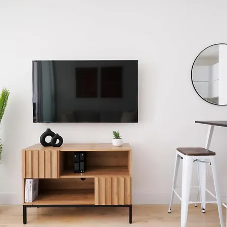 78-4b New Quality 1br W&d In Unit Skylights Apartment