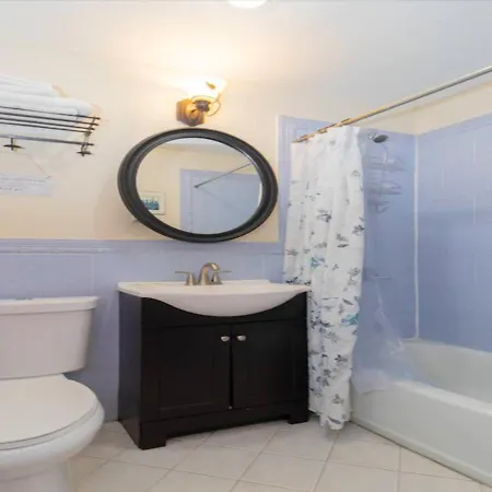 Midtown West 3 Bedroom Washer Dryer And Dishwasher, June To Aug 90 Days Required New York
