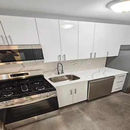 Midtown West 3 Bedroom Washer Dryer And Dishwasher, June To Aug 90 Days Required Apartment New York