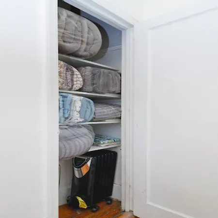 Apartment Outdoor Space Washer Dryer Dishwasher 3beds Apt, June To Aug 90 Days Required