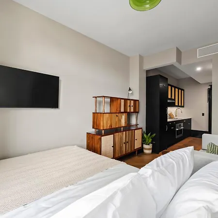Freeman 602 By Rove Travel - With Shared Amenities *