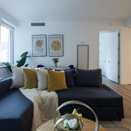 Stylish Nyc Haven Steps To Broadway & Dining Apartment *