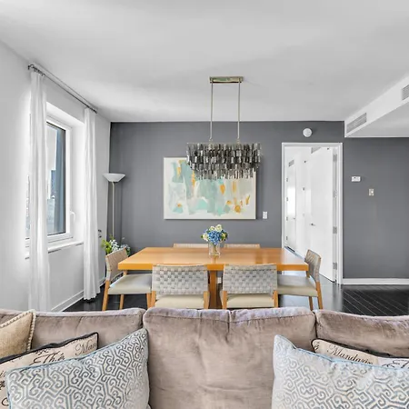 Elegant Midtown Retreat, Views, Steps To Times Square Apartment