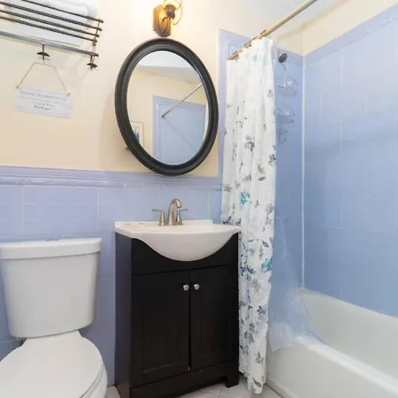 Midtown West 3 Bedroom Washer Dryer And Dishwasher, June To Aug 90 Days Required Apartment *