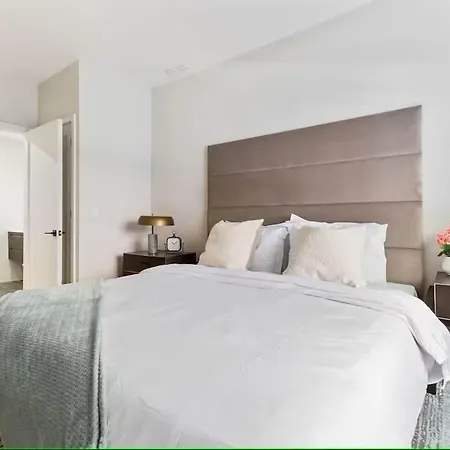 Luxury 3br Duplex W Private Patio In Upper East *