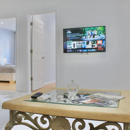 Apartment 2-bedroom 15 Minutes From Manhattan In Lic Astoria Queens New York
