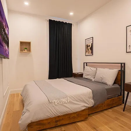 Stylish 2bd Brooklyn Retreat With Backyard & Basement New York