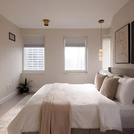 Rare Luxurious 1 Block From Time Square New York