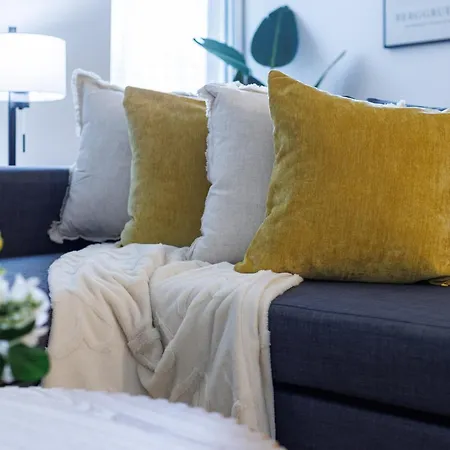 Stylish Nyc Haven Steps To Broadway & Dining Apartment