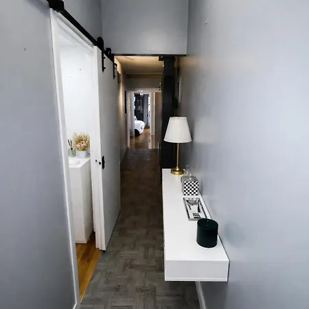 Apartment Next To Manhattan 2 Bedrooms - Subway 20 Steps, Manhattan 1 Stop *