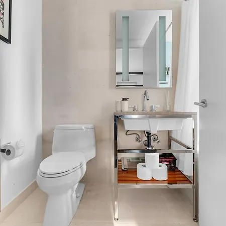 Elegant Midtown Retreat, Views, Steps To Times Square