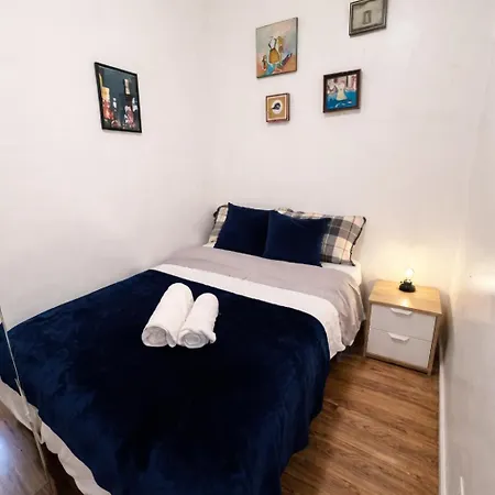 Next To Manhattan 2 Bedrooms - Subway 20 Steps, Manhattan 1 Stop Apartment New York