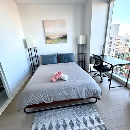 Luxury 2 Bedrooms 2 Bathrooms Corner Breathtaking Views Modern Retreat New York