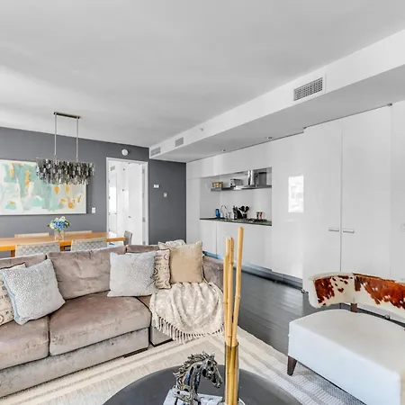Elegant Midtown Retreat, Views, Steps To Times Square *