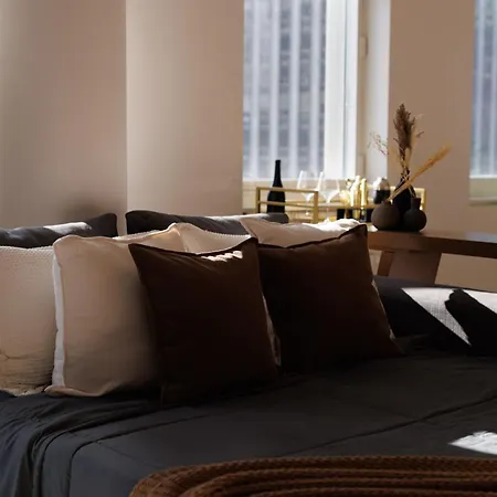 Apartment Rare Luxurious 1 Block From Time Square