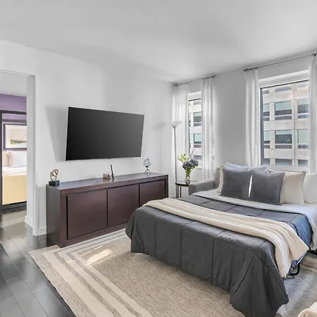 Elegant Midtown Retreat, Views, Steps To Times Square * New York
