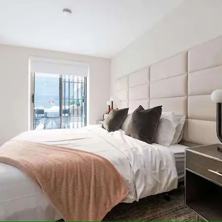 Luxury 3br Duplex W Private Patio In Upper East Apartment *