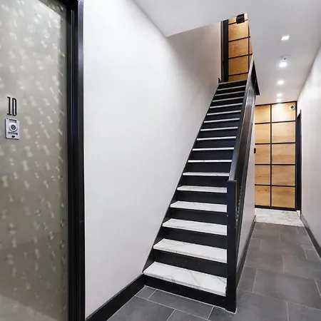 78-4b New Quality 1br W&d In Unit Skylights Apartment *