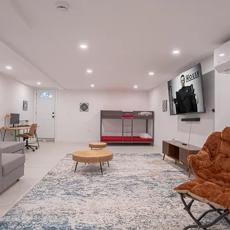 Stylish 2bd Brooklyn Retreat With Backyard & Basement New York