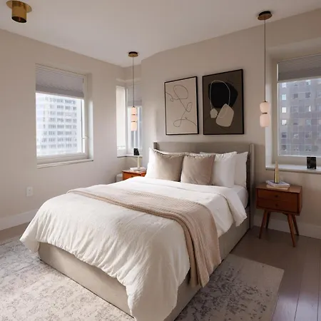 Rare Luxurious 1 Block From Time Square