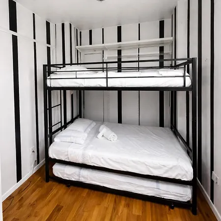 Next To Manhattan 2 Bedrooms - Subway 20 Steps, Manhattan 1 Stop Apartment