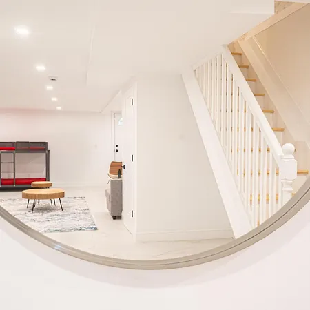 Stylish 2bd Brooklyn Retreat With Backyard & Basement Apartment *