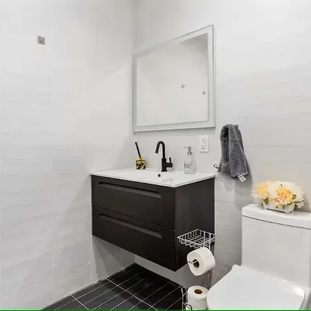Luxury 3br Duplex W Private Patio In Upper East * New York