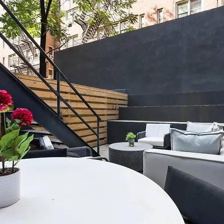 Luxury 3br Duplex W Private Patio In Upper East New York