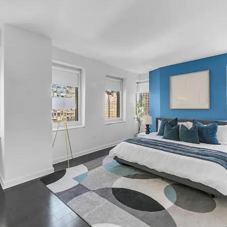 Apartment Elegant Midtown Retreat, Views, Steps To Times Square *