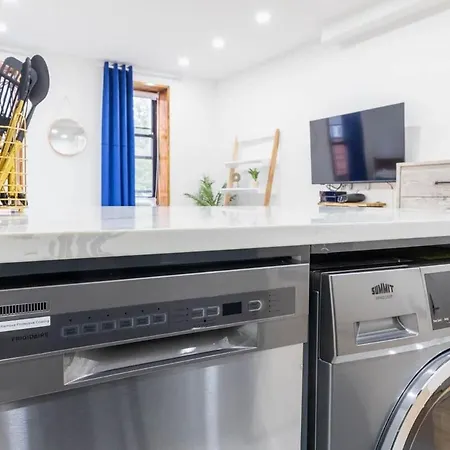 Apartment 1597-13 I Brand New Prime Upper East W&d