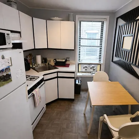 Next To Manhattan 2 Bedrooms - Subway 20 Steps, Manhattan 1 Stop *