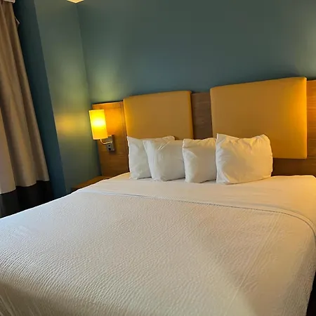 Days By Wyndham Brooklyn Marine Park Hotel