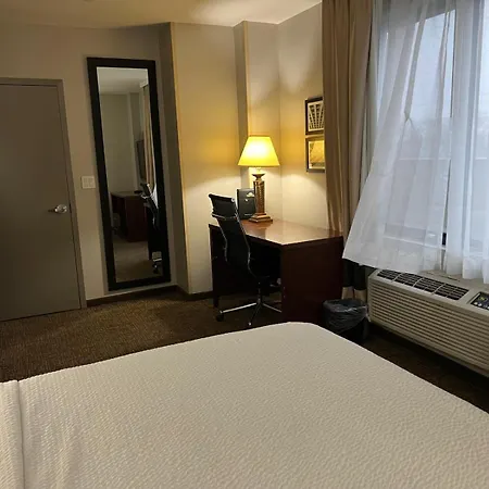 Days By Wyndham Brooklyn Marine Park Hotel