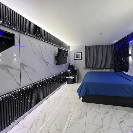 Hotel Umbrella Brooklyn - Newly Renovated