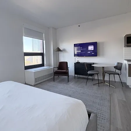 Court Square Long Island , Belvilla District 6 Formerly Sonder 4*