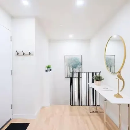 Luxury 2br Duplex 5min To Park Apartment