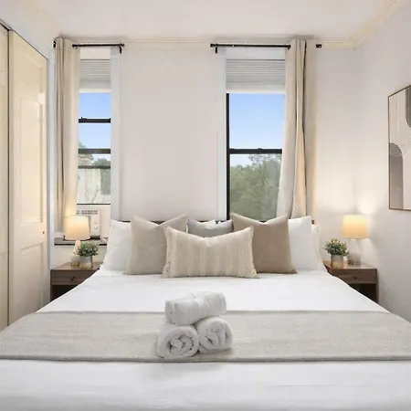 Stylish East Side Escape Steps From Fun * New York