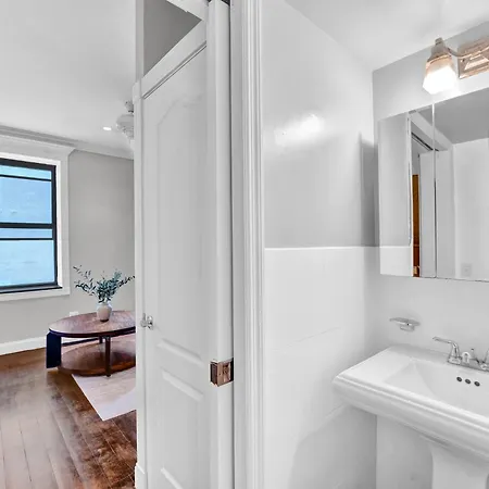 Gramercy - 3br 2ba Modern New York