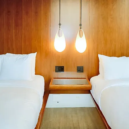 Merchant Les Hotel