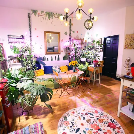 Beautiful And Spacious In Times Square! *