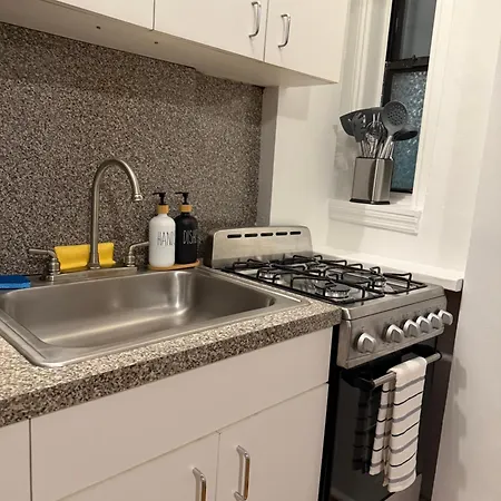 The Broadway Escape - Private In Times Square Guest house