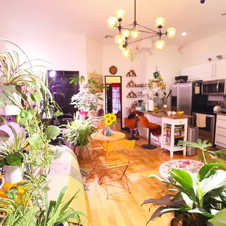Homestay Beautiful And Spacious In Times Square! *